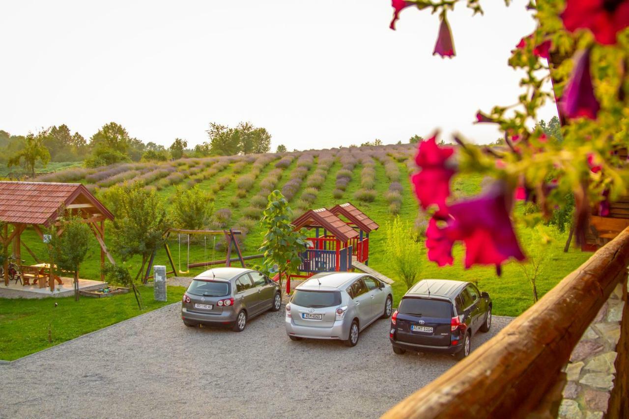Lavanda Farm Apartmani *
